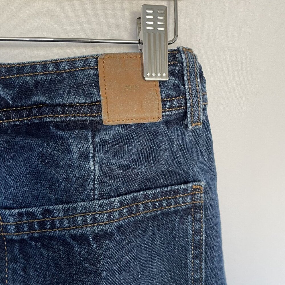 Zara medium wash denim jeans straight leg women's size 6 pockets double buttons - Picture 5 of 7